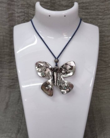 4  κολιε πεταλουδα (1)